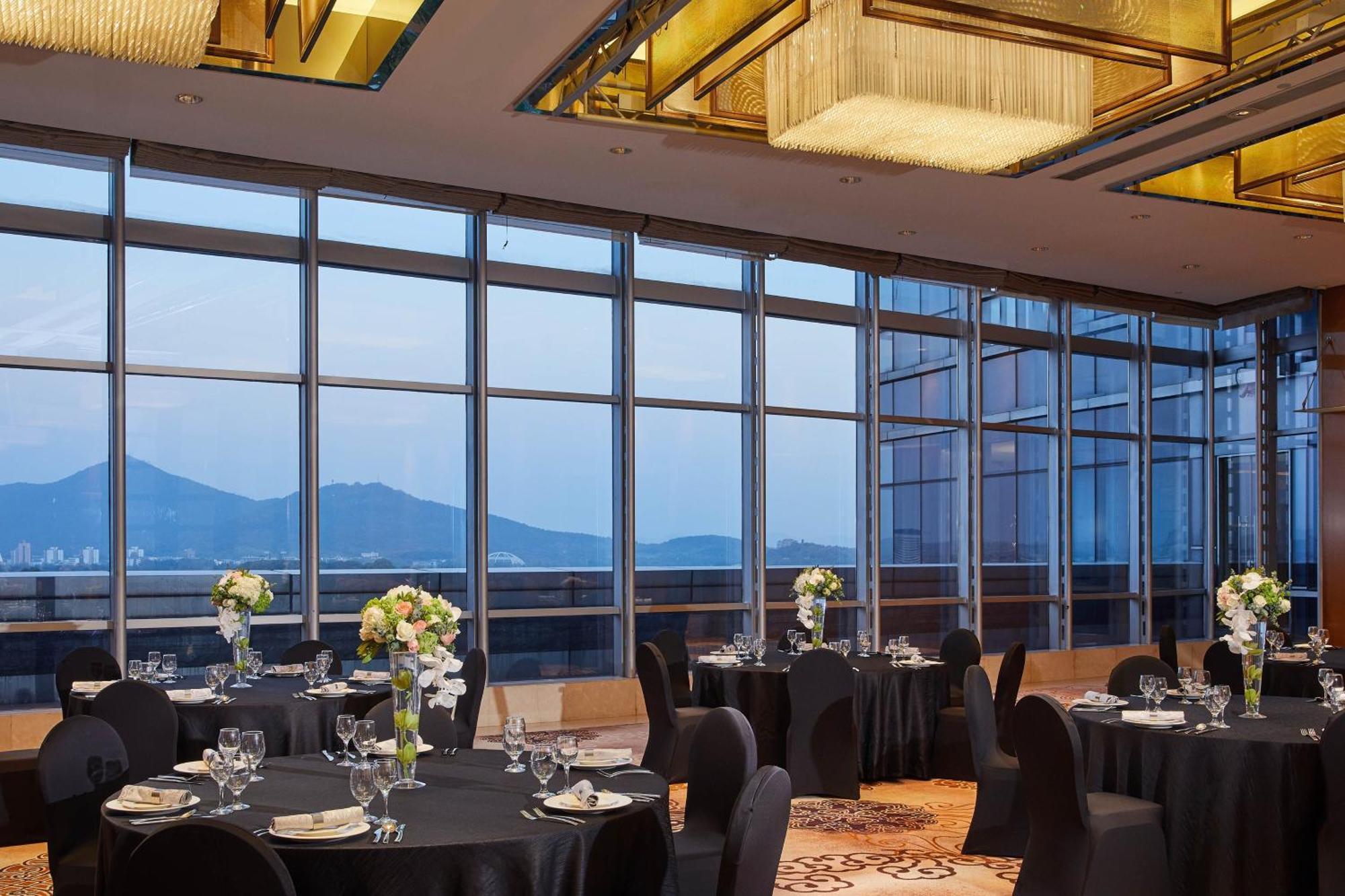 The Westin Nanjing Xuanwu Lake מראה חיצוני תמונה