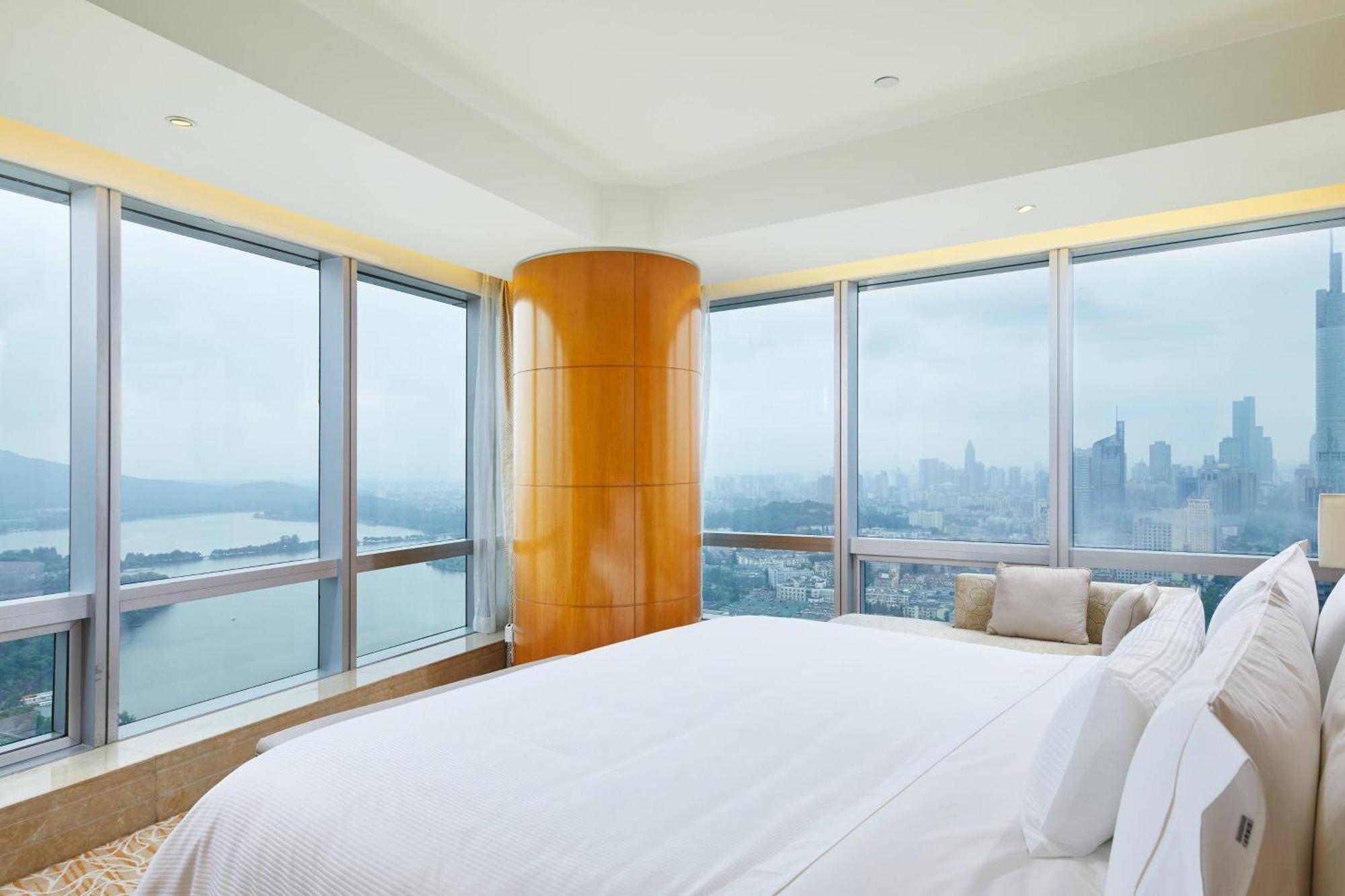 The Westin Nanjing Xuanwu Lake מראה חיצוני תמונה