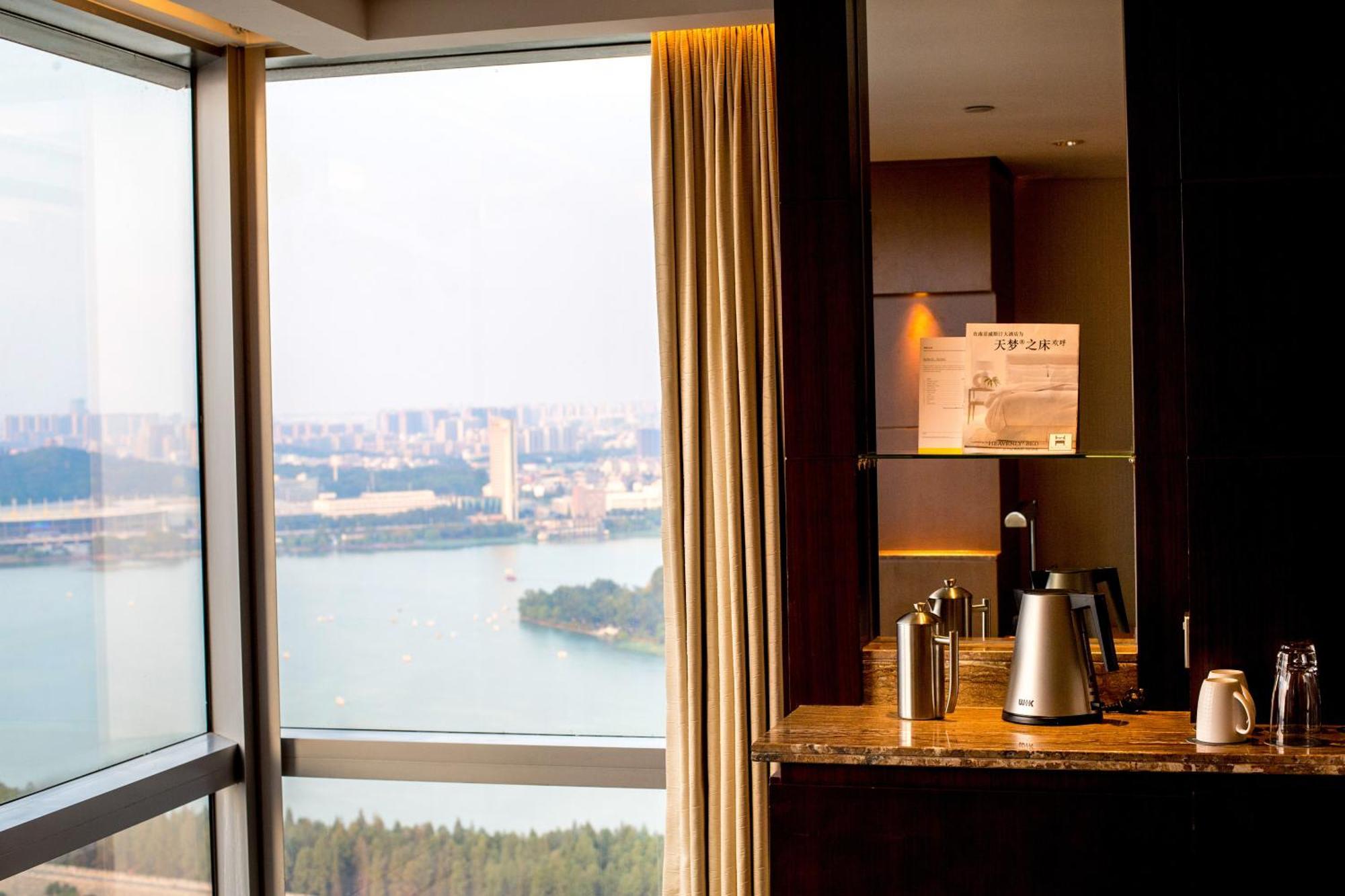 The Westin Nanjing Xuanwu Lake מראה חיצוני תמונה