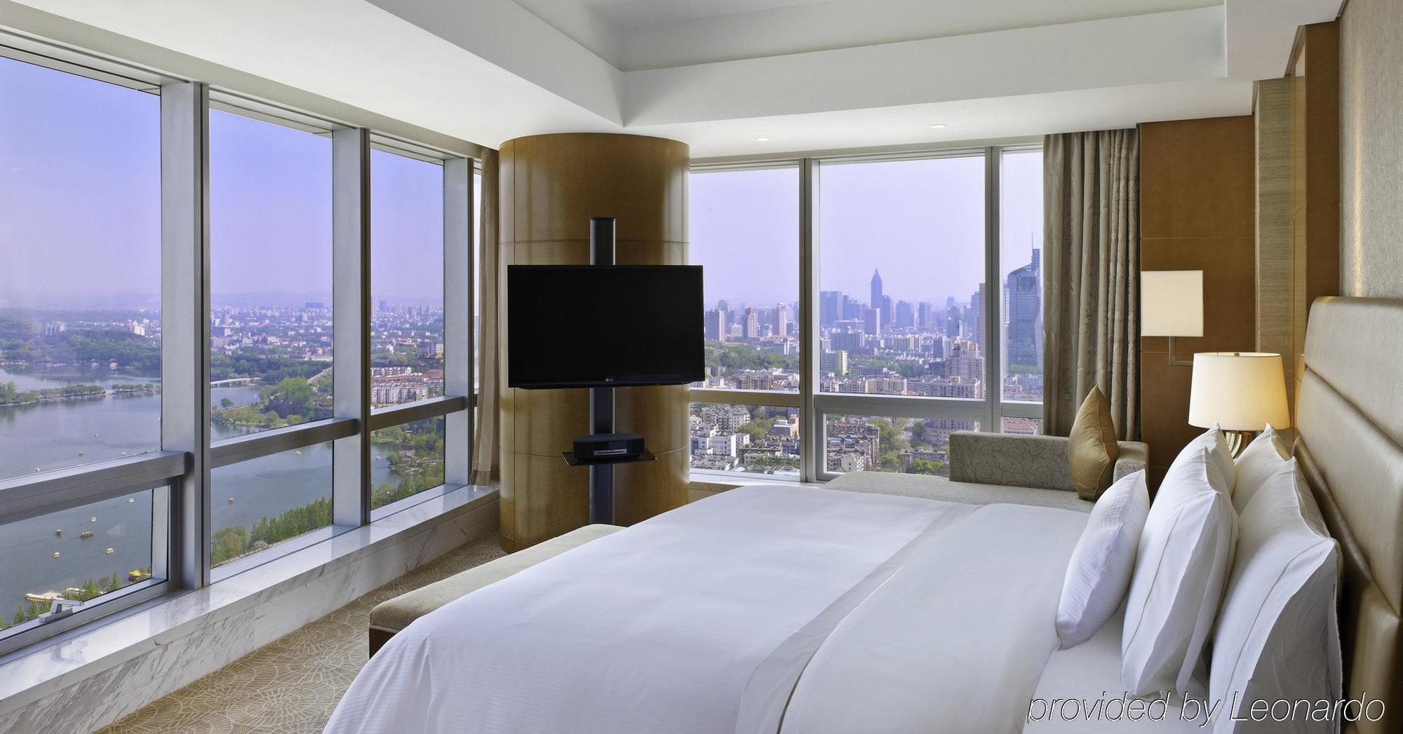 The Westin Nanjing Xuanwu Lake מראה חיצוני תמונה