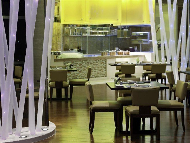 The Westin Nanjing Xuanwu Lake מראה חיצוני תמונה