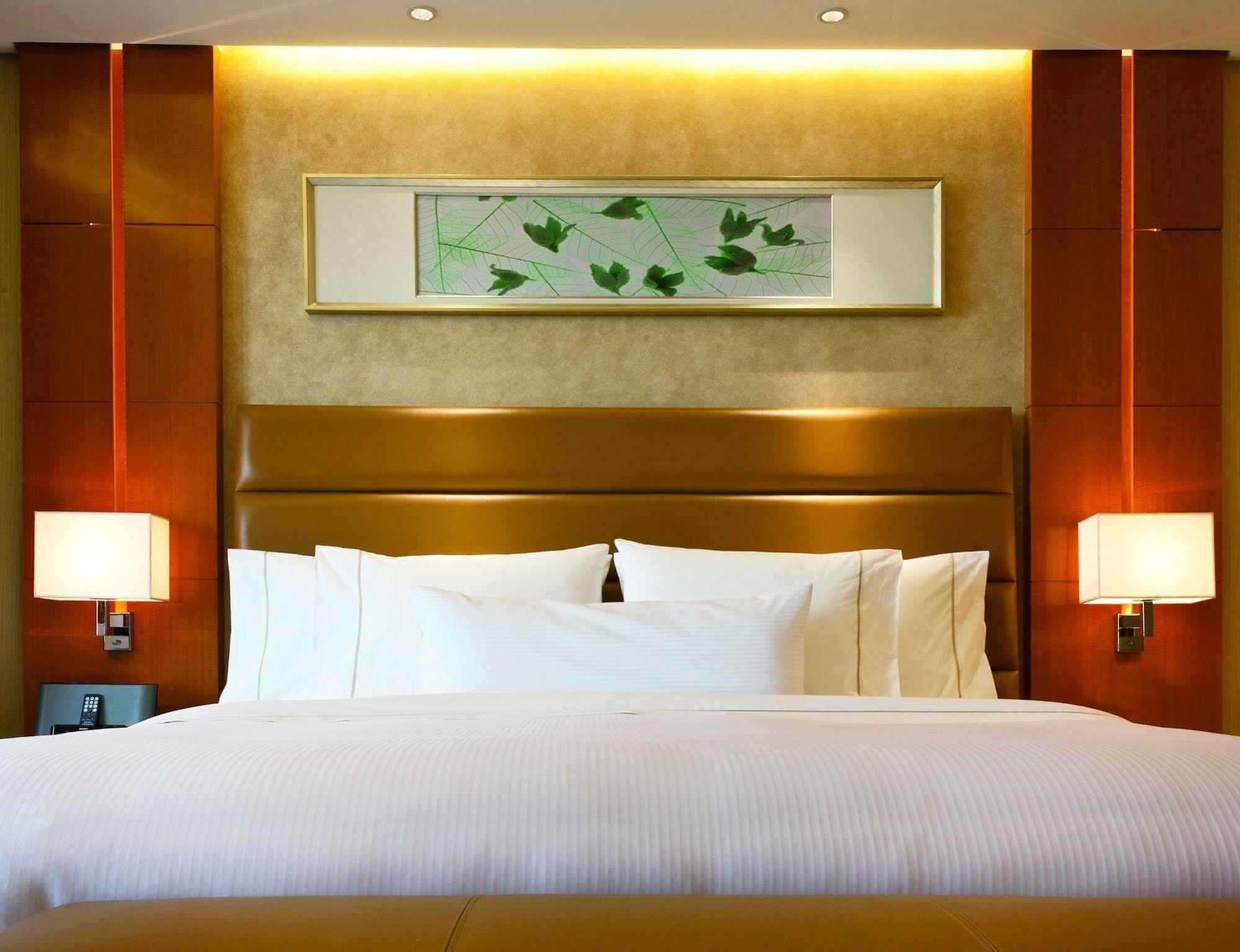 The Westin Nanjing Xuanwu Lake מראה חיצוני תמונה