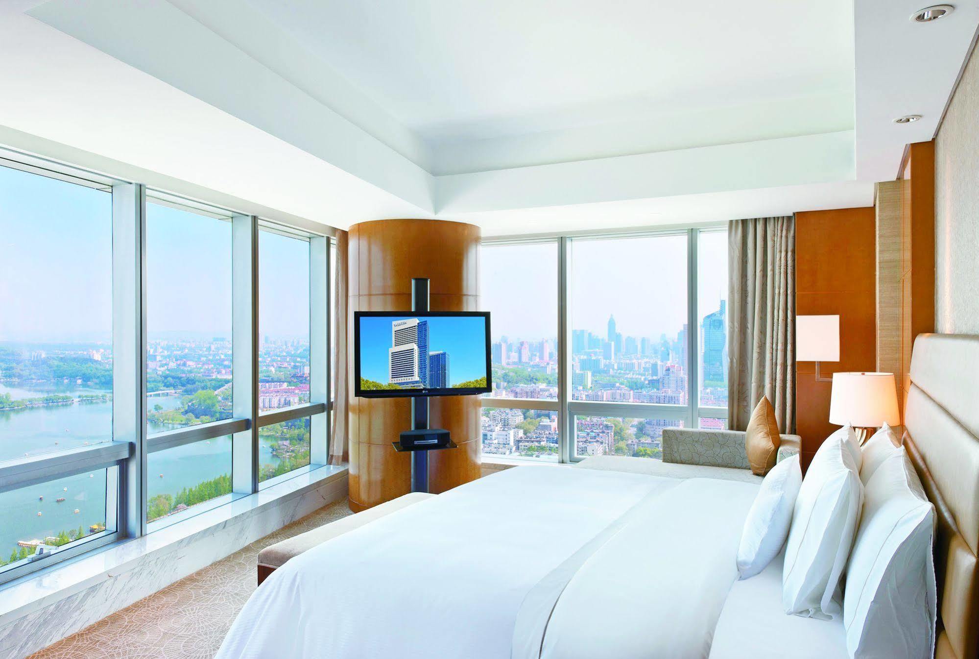 The Westin Nanjing Xuanwu Lake מראה חיצוני תמונה