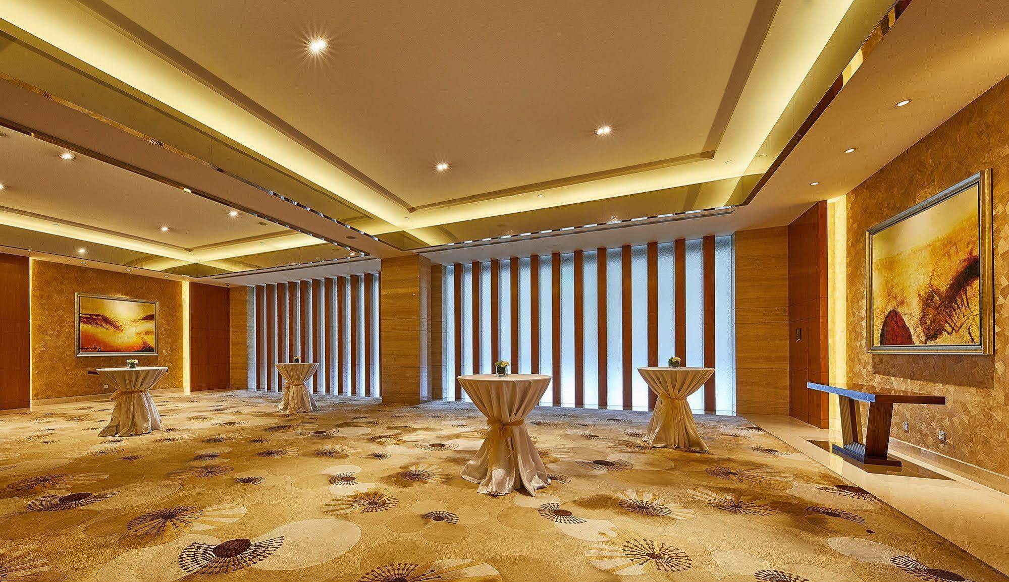 The Westin Nanjing Xuanwu Lake מראה חיצוני תמונה