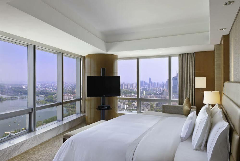 The Westin Nanjing Xuanwu Lake מראה חיצוני תמונה